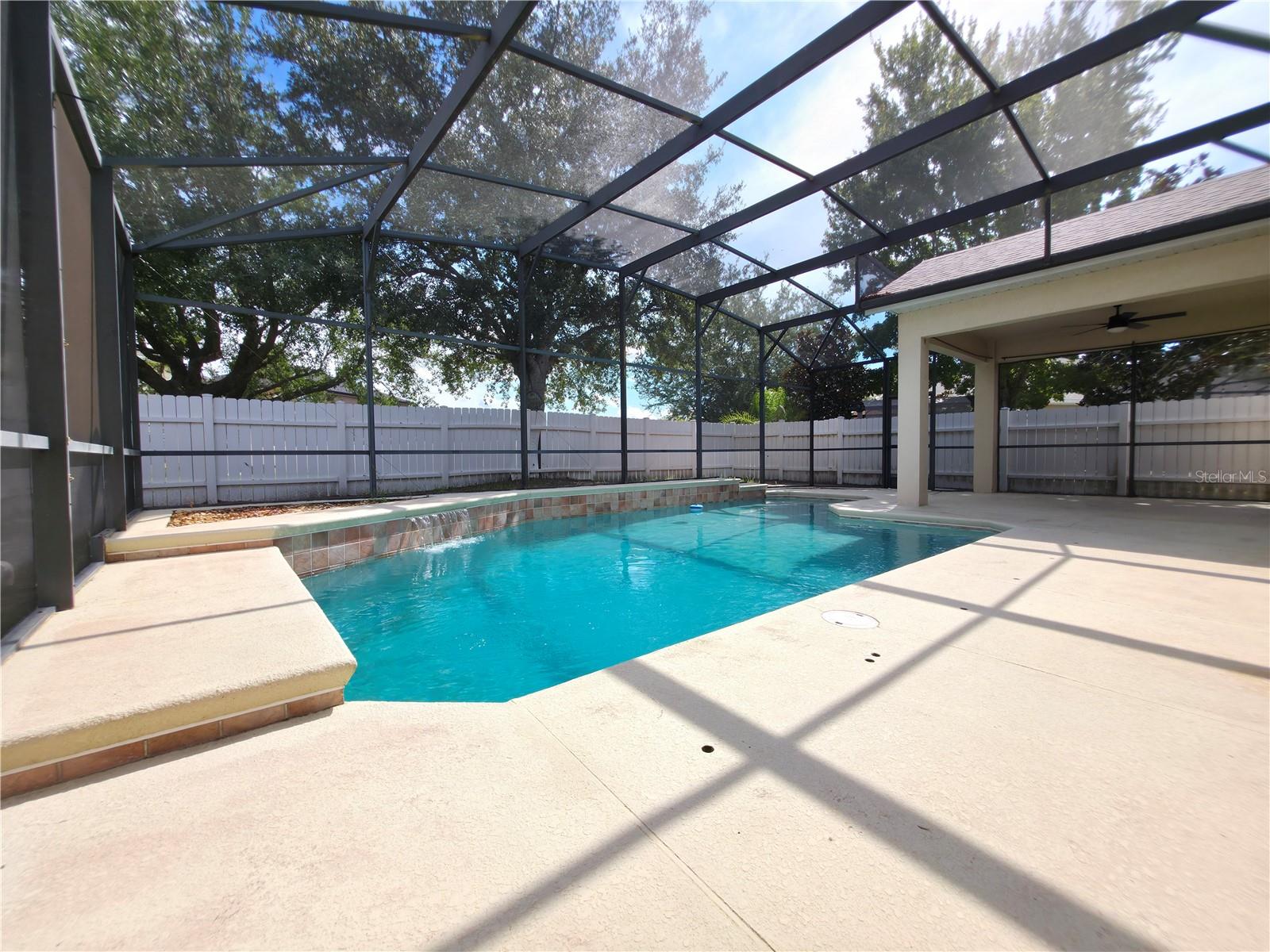 Image 18 of 20 For 1527 Derby Glen Drive