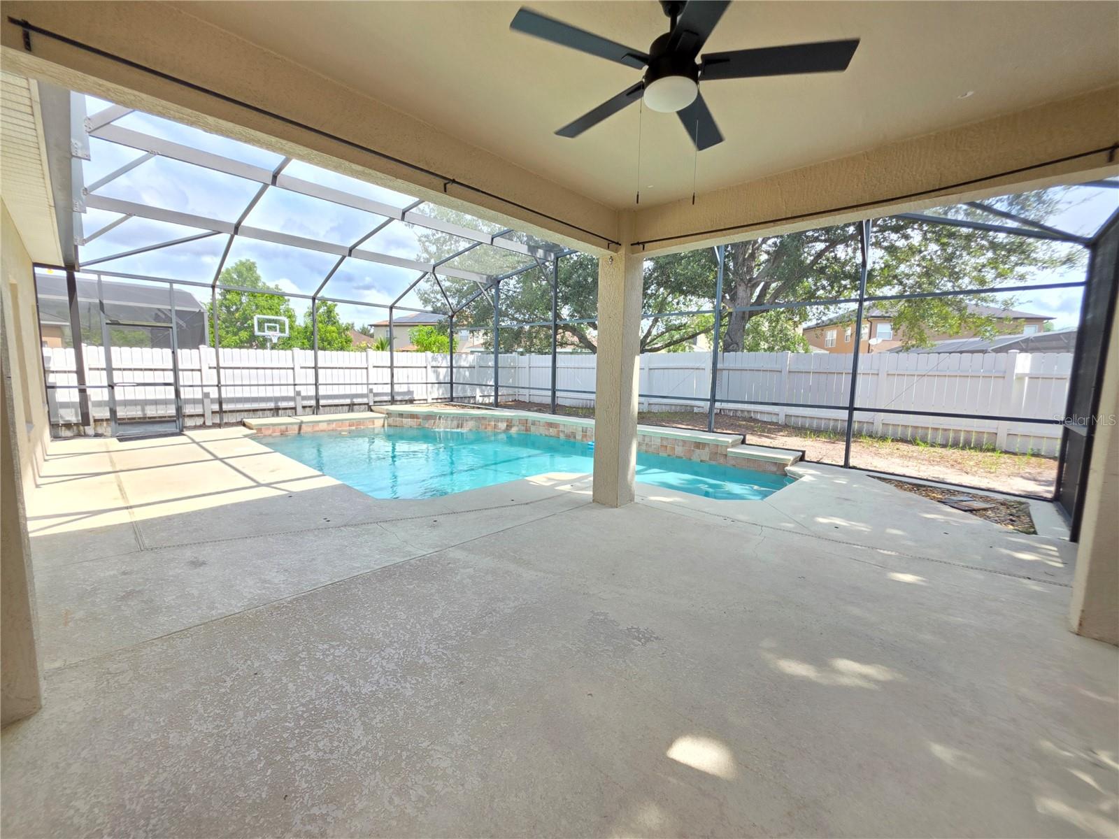 Image 19 of 20 For 1527 Derby Glen Drive