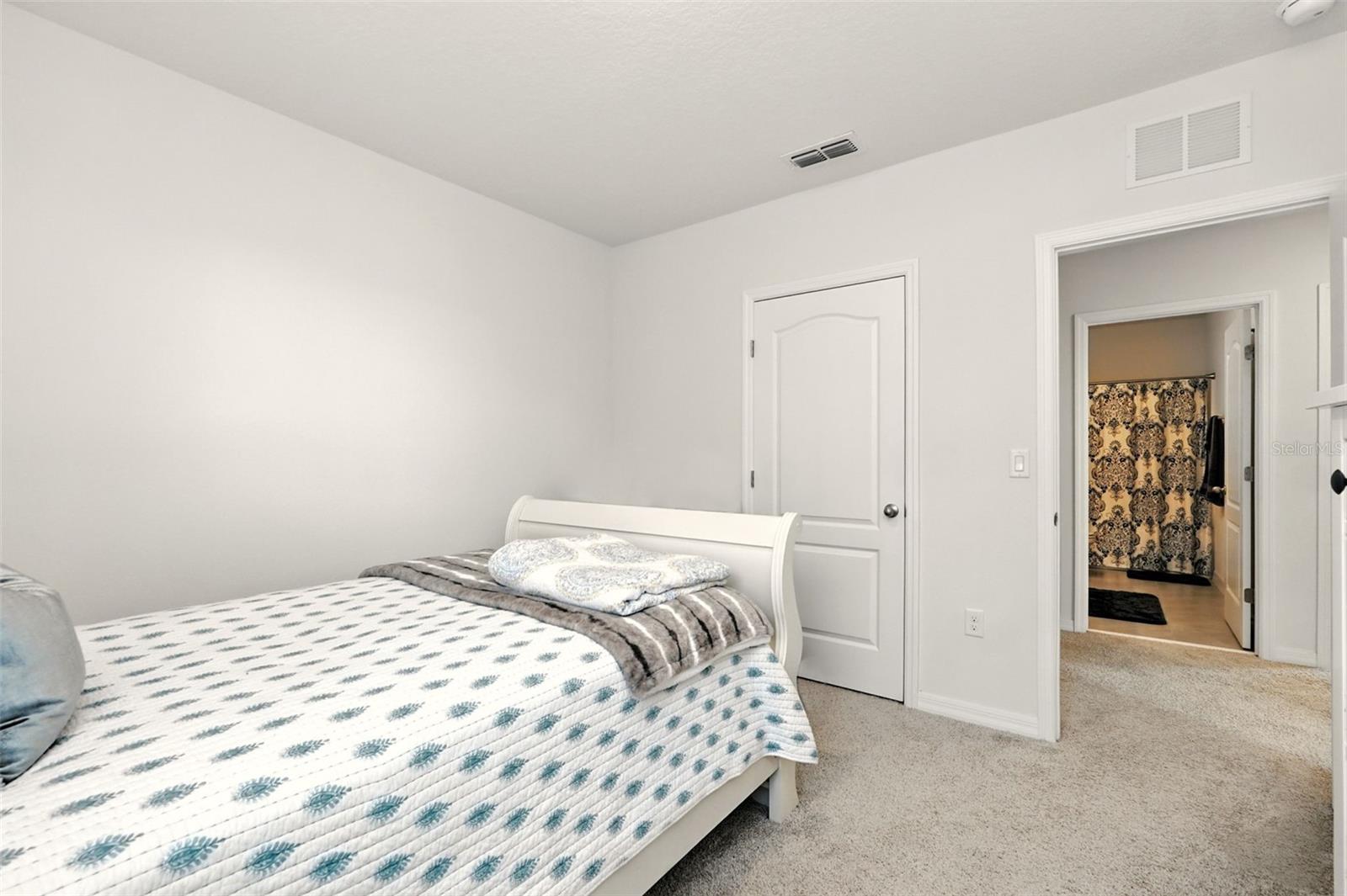 Image 36 of 47 For 117 Eagleview Loop