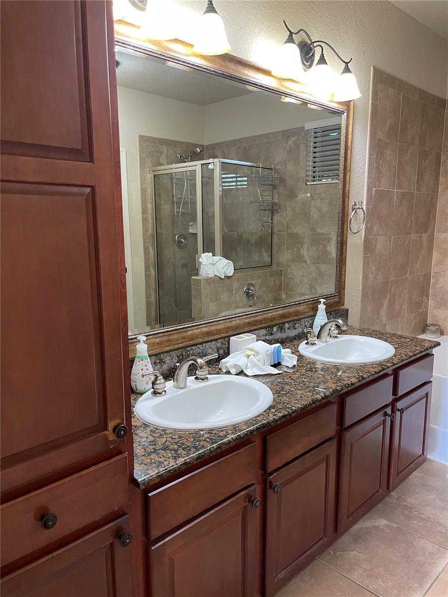 Image 17 of 25 For 904 Charo Parkway 516