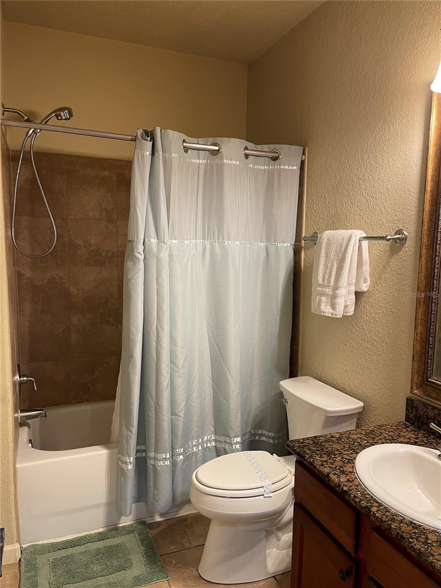 Image 19 of 25 For 904 Charo Parkway 516