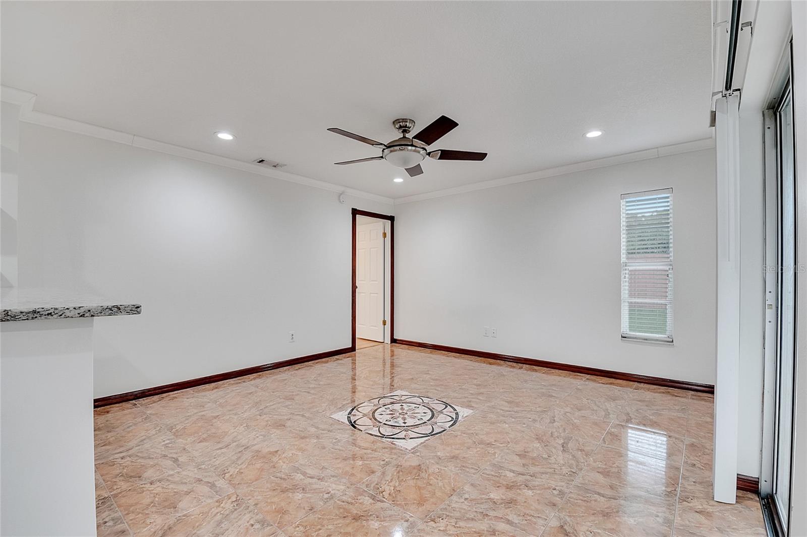Image 36 of 51 For 219 Iowa Woods Circle W