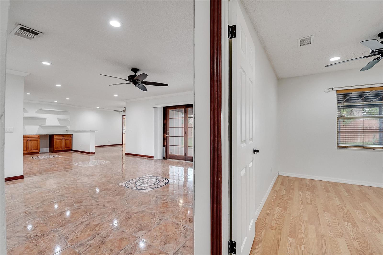Image 41 of 51 For 219 Iowa Woods Circle W