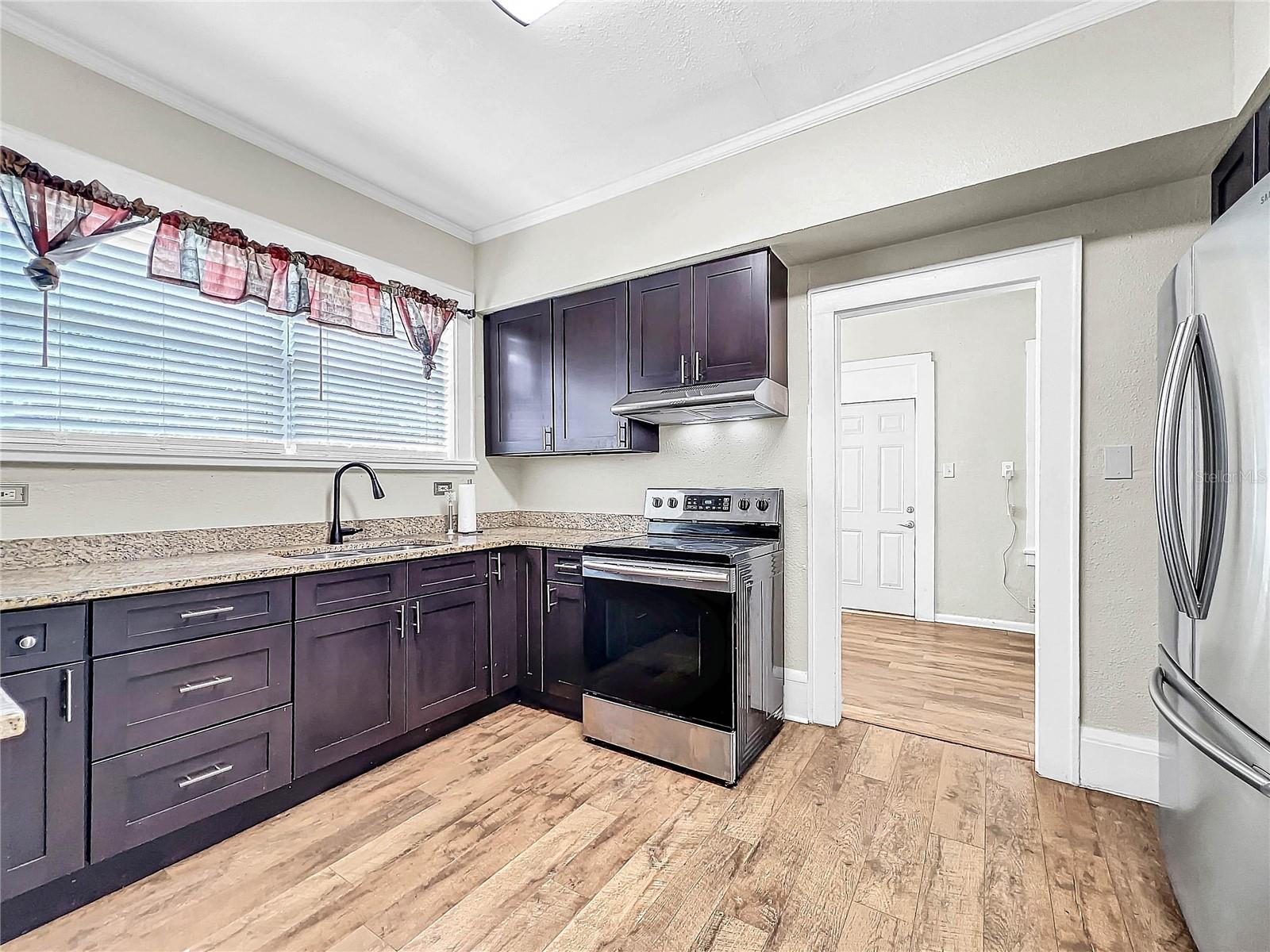 Image 11 of 18 For 731 Avenue A Sw