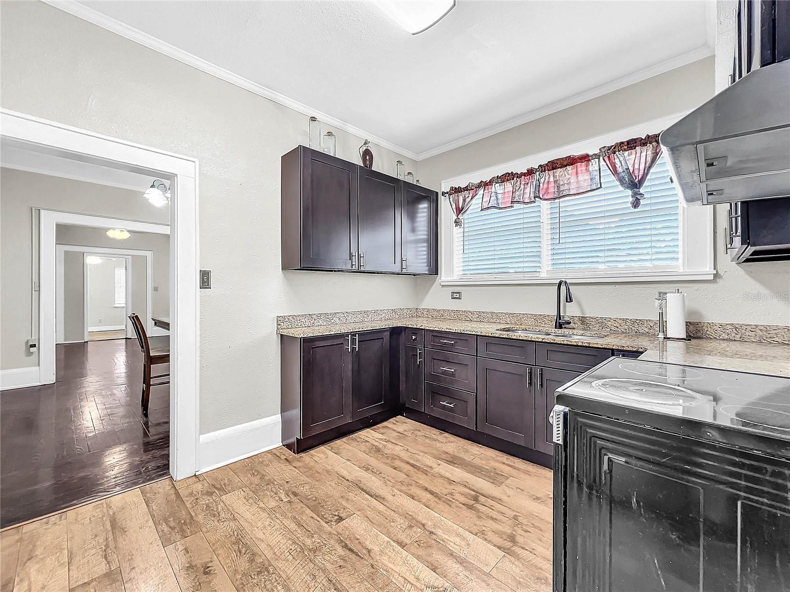 Image 9 of 18 For 731 Avenue A Sw