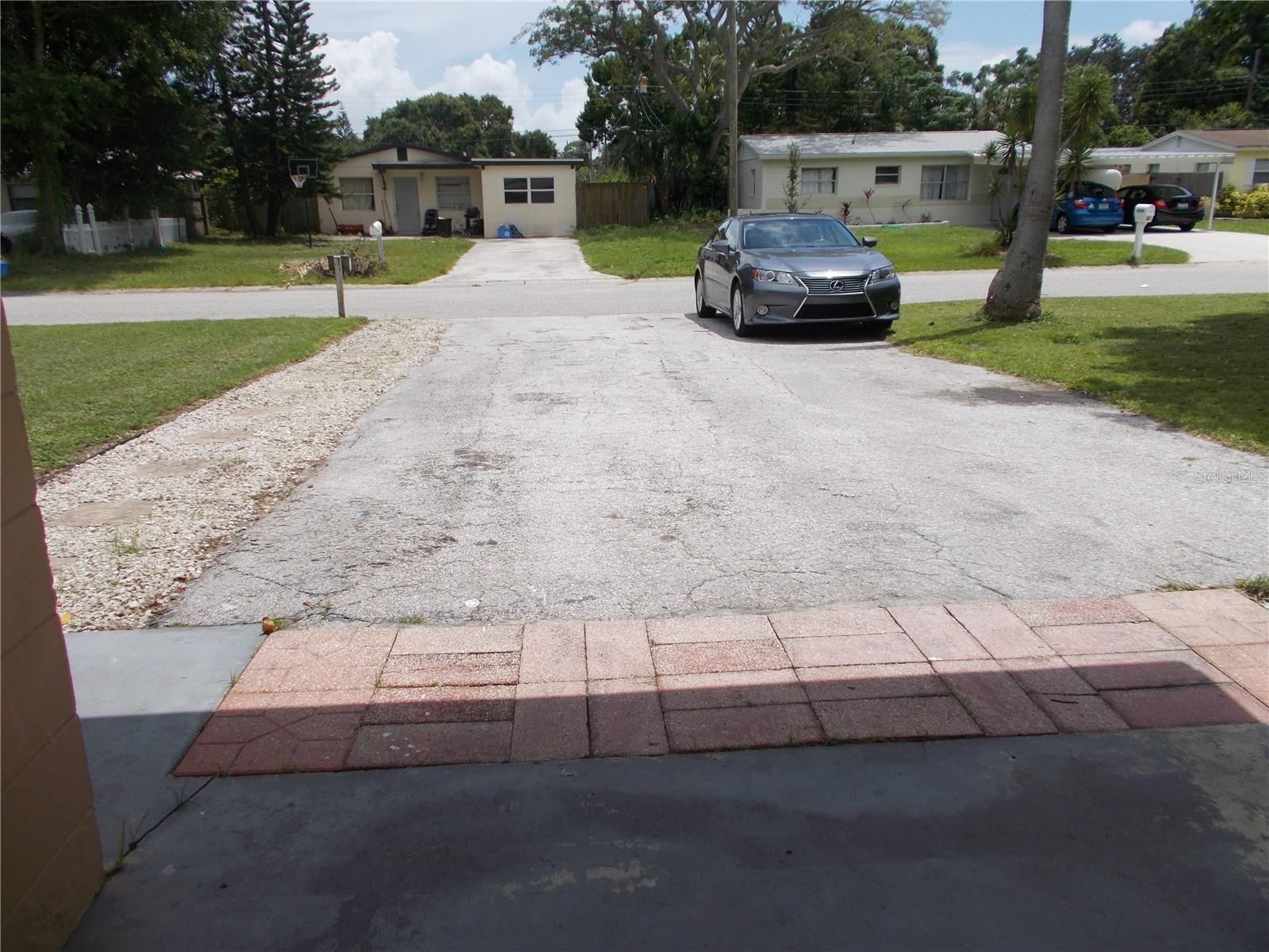 Image 4 of 17 For 6897 80th Avenue N