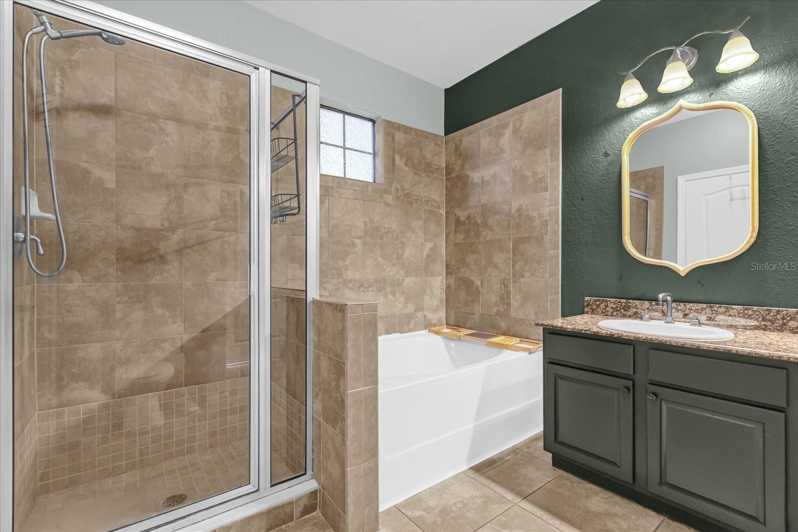 Image 15 of 25 For 914 Charo Parkway 132