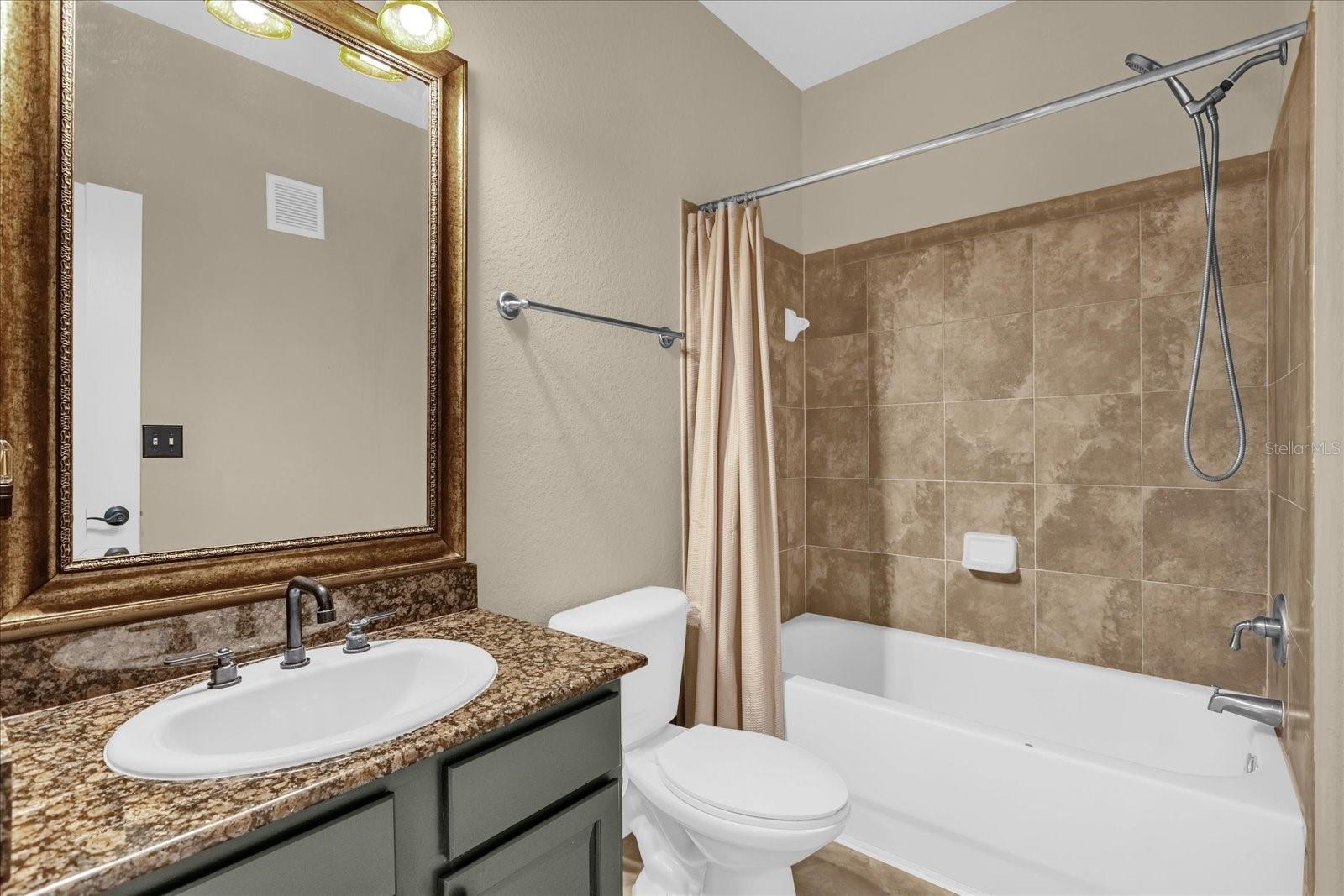 Image 19 of 25 For 914 Charo Parkway 132