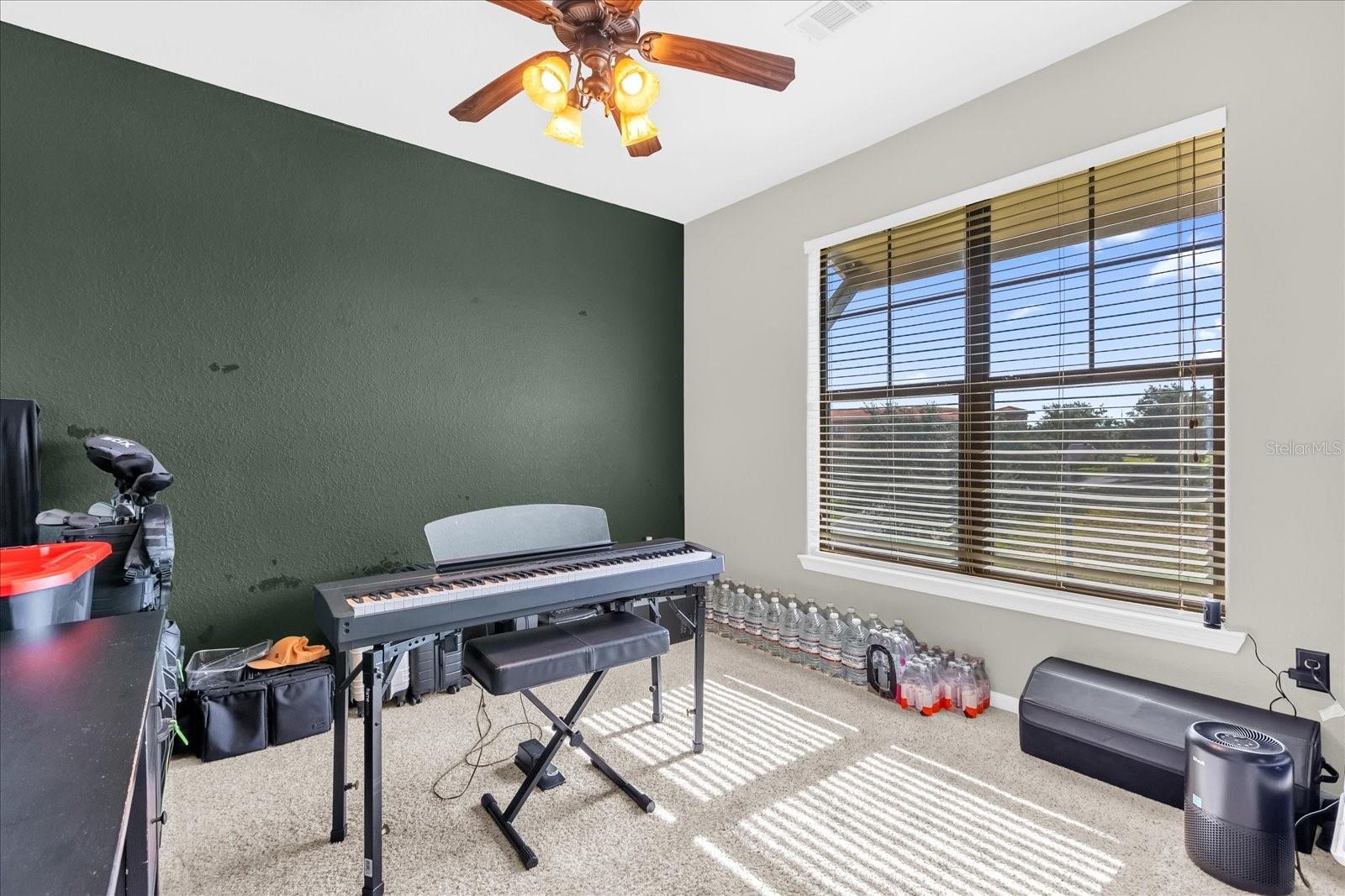 Image 21 of 25 For 914 Charo Parkway 132