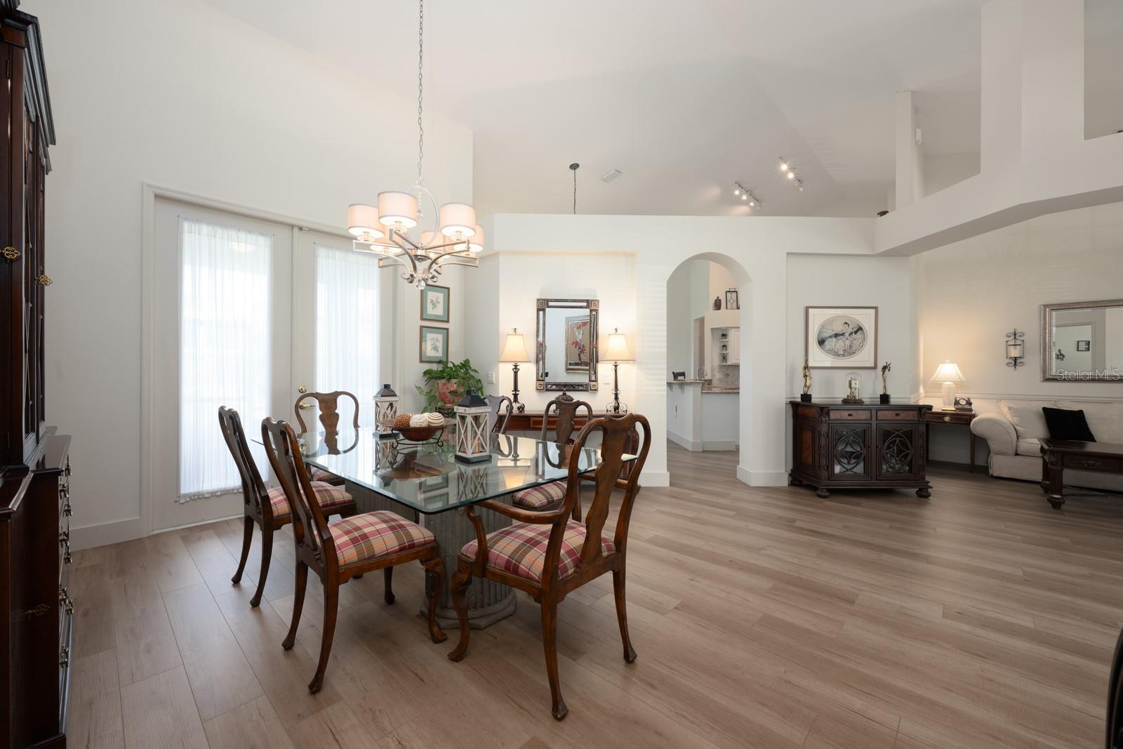 Image 11 of 31 For 920 Ridgeland Court