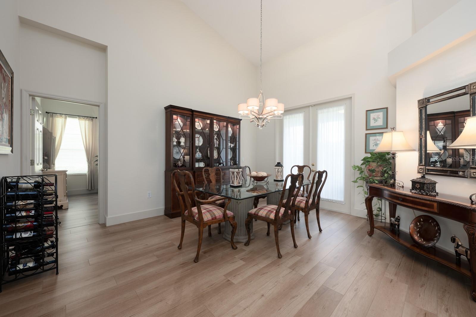 Image 12 of 31 For 920 Ridgeland Court
