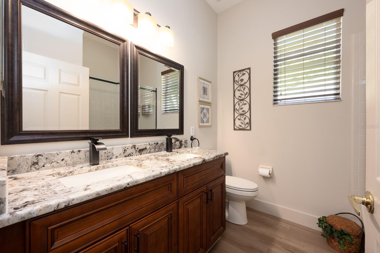 Image 20 of 31 For 920 Ridgeland Court
