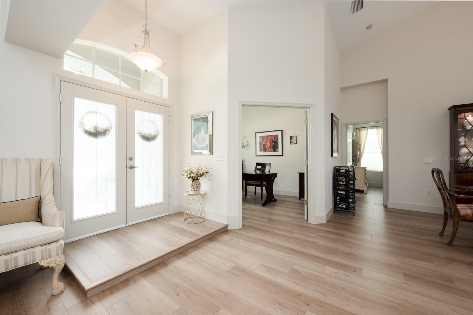 Image 3 of 31 For 920 Ridgeland Court