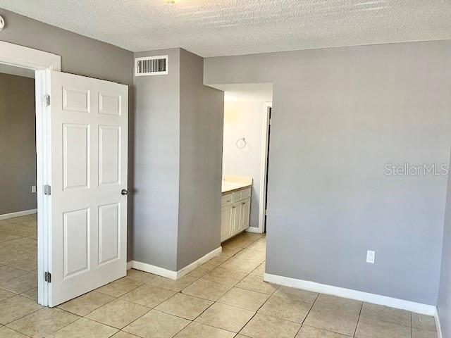 Image 12 of 15 For 460 Banyon Tree Circle 202