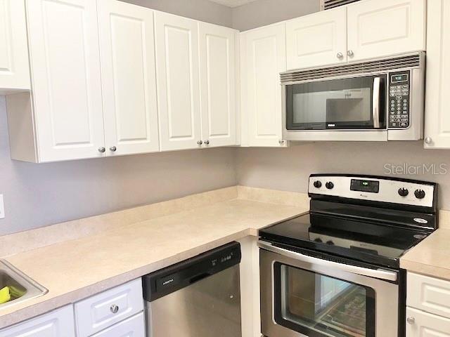 Image 3 of 15 For 460 Banyon Tree Circle 202