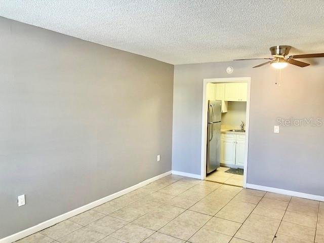 Image 6 of 15 For 460 Banyon Tree Circle 202