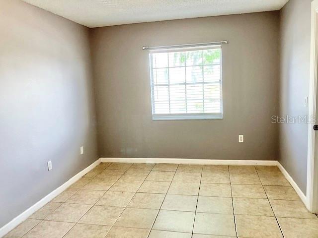 Image 7 of 15 For 460 Banyon Tree Circle 202