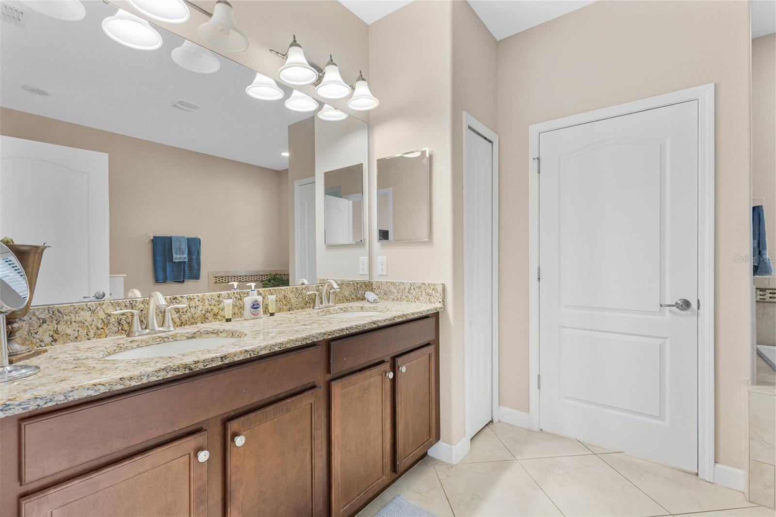 Image 22 of 50 For 1419 Wexford Way