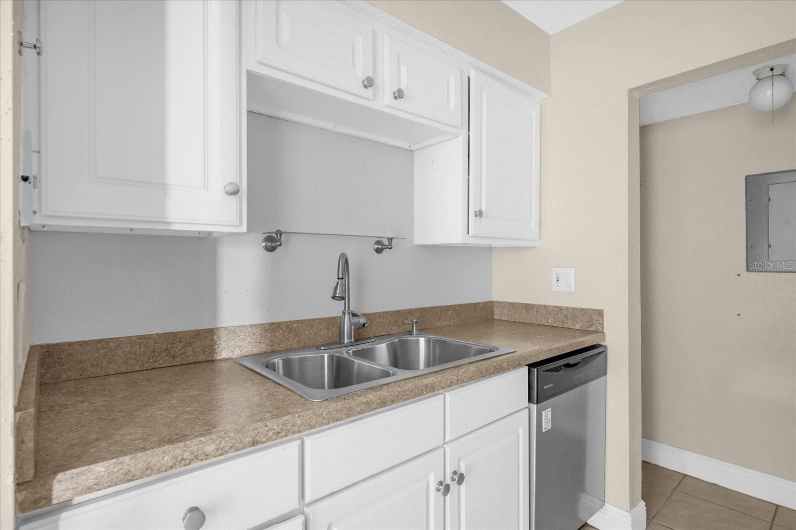 Image 7 of 24 For 3772 Idlebrook Circle 100
