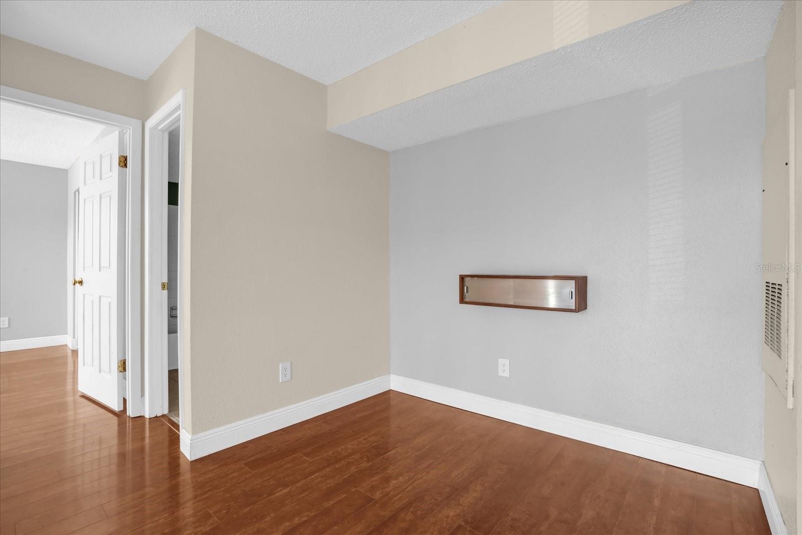 Image 9 of 24 For 3772 Idlebrook Circle 100