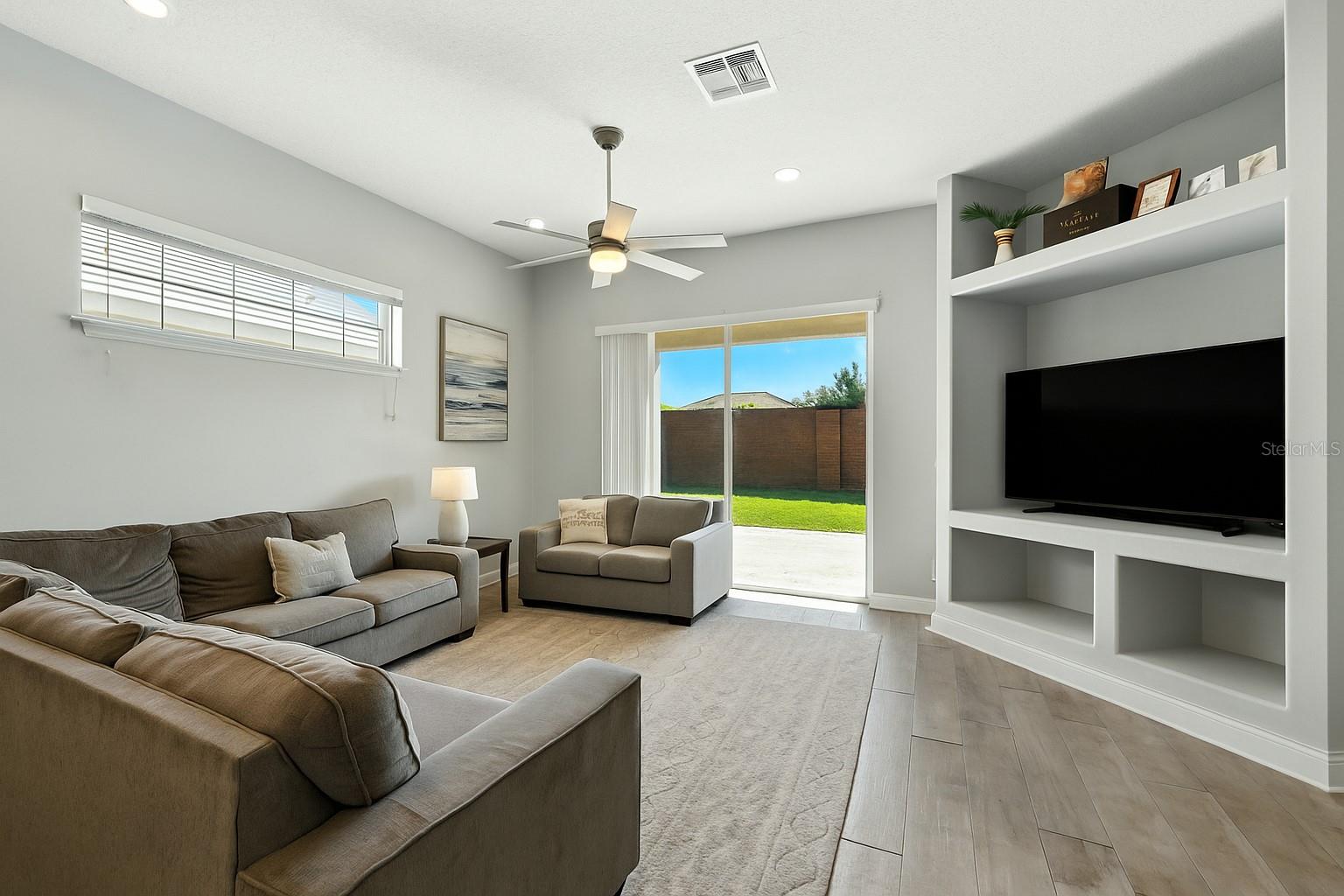 Image 10 of 31 For 10860 Woodchase Circle