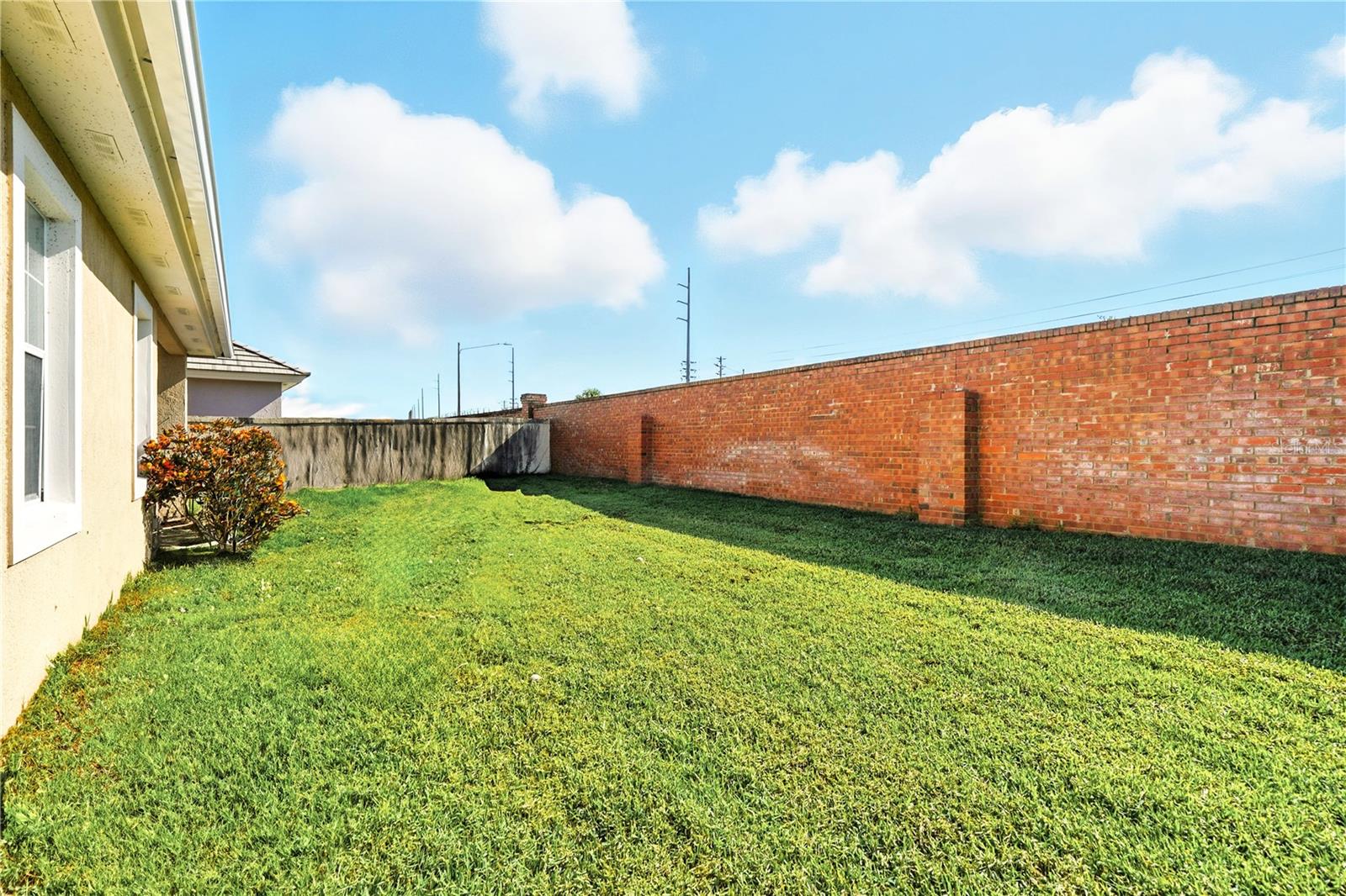 Image 19 of 31 For 10860 Woodchase Circle