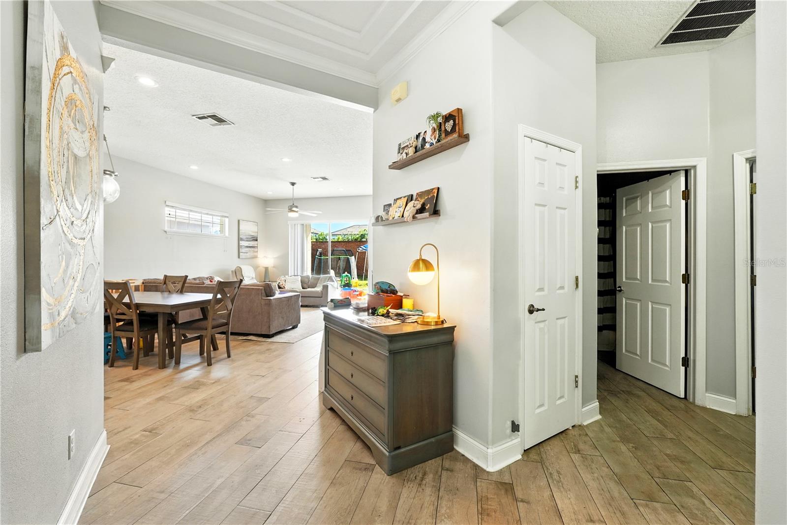 Image 7 of 31 For 10860 Woodchase Circle