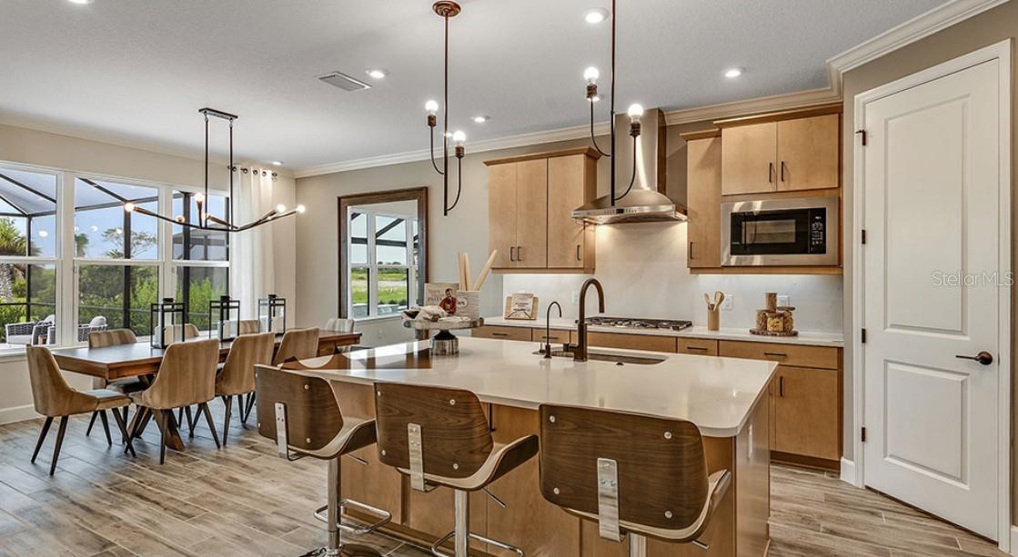 Image 11 of 23 For 672 Junonia Boulevard