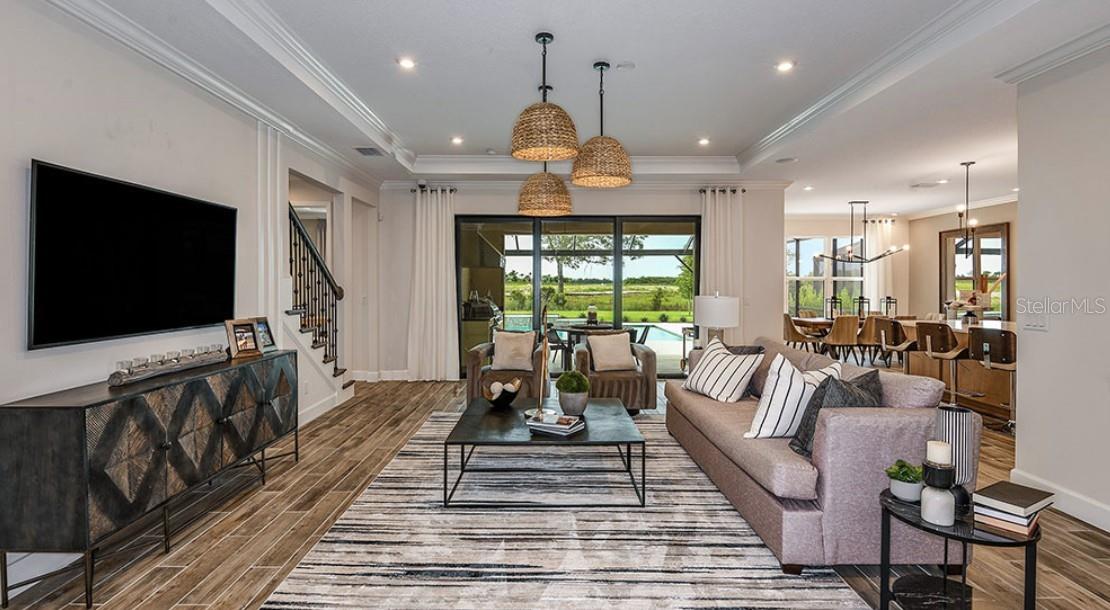 Image 5 of 23 For 672 Junonia Boulevard