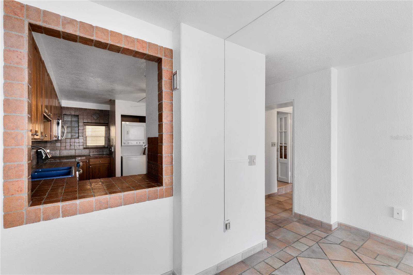 Image 11 of 30 For 690 Osceola Avenue 407