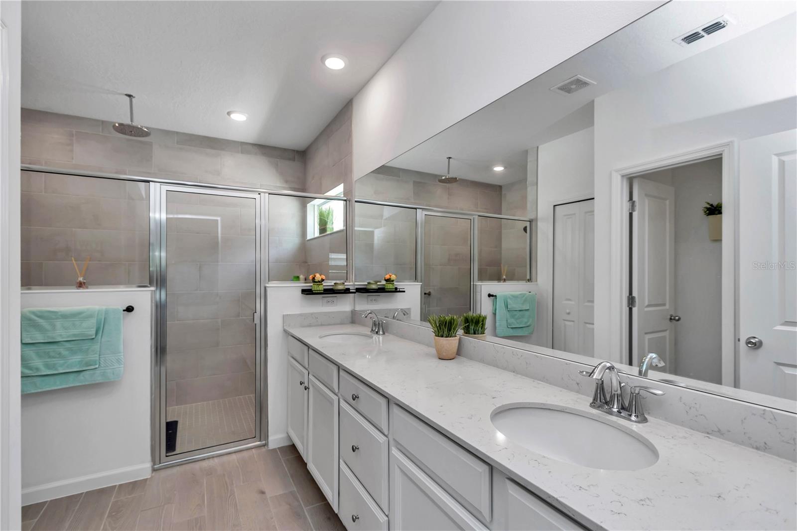 Image 18 of 49 For 7513 77th Avenue