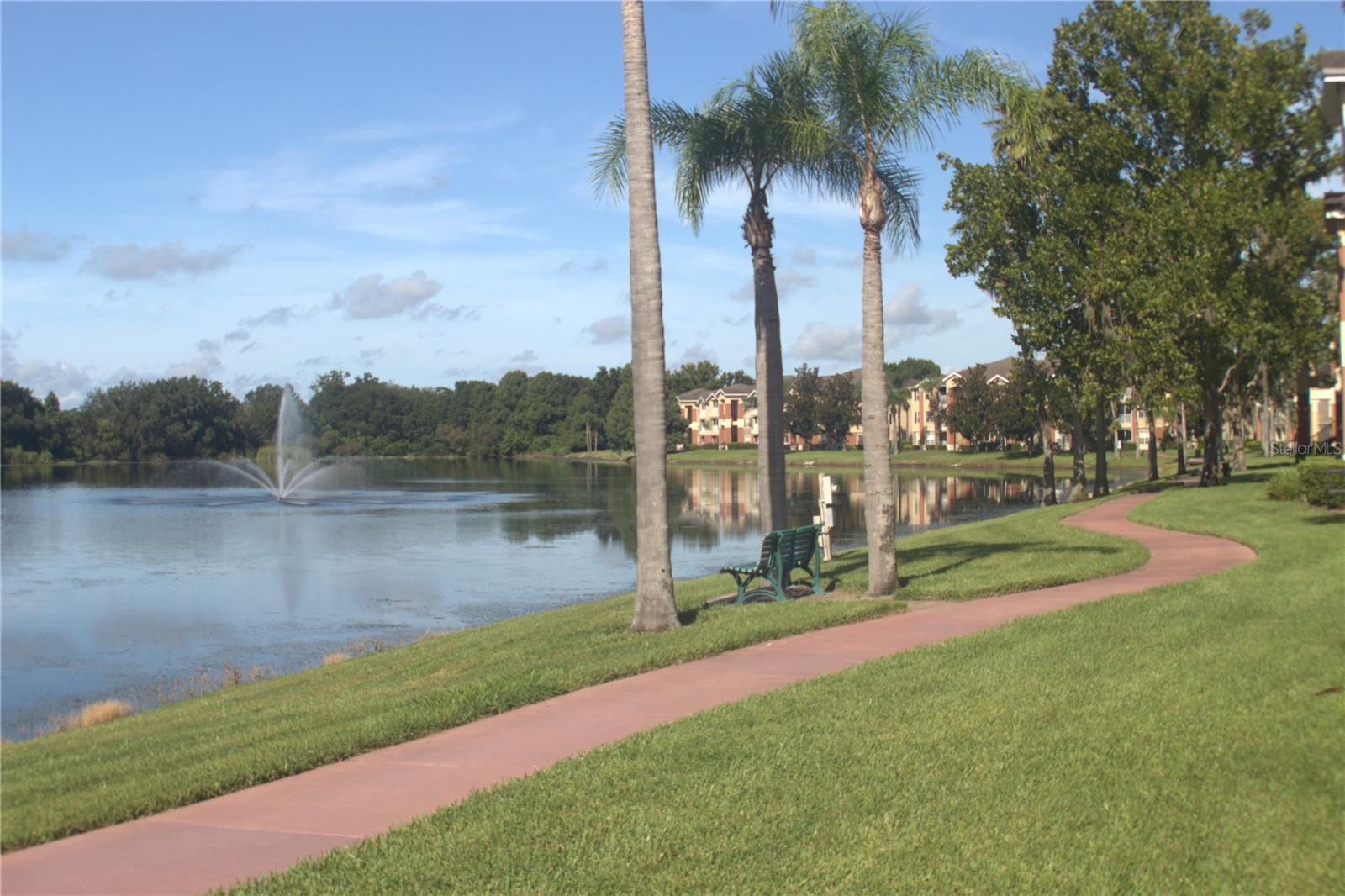 Image 20 of 25 For 1920 Summer Club Drive 300