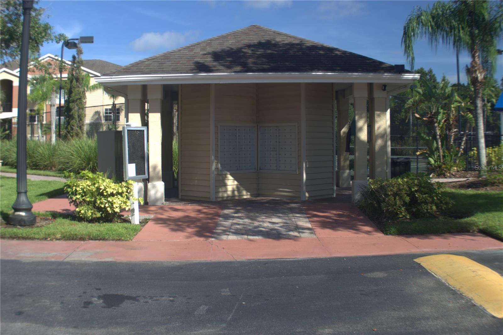 Image 24 of 25 For 1920 Summer Club Drive 300