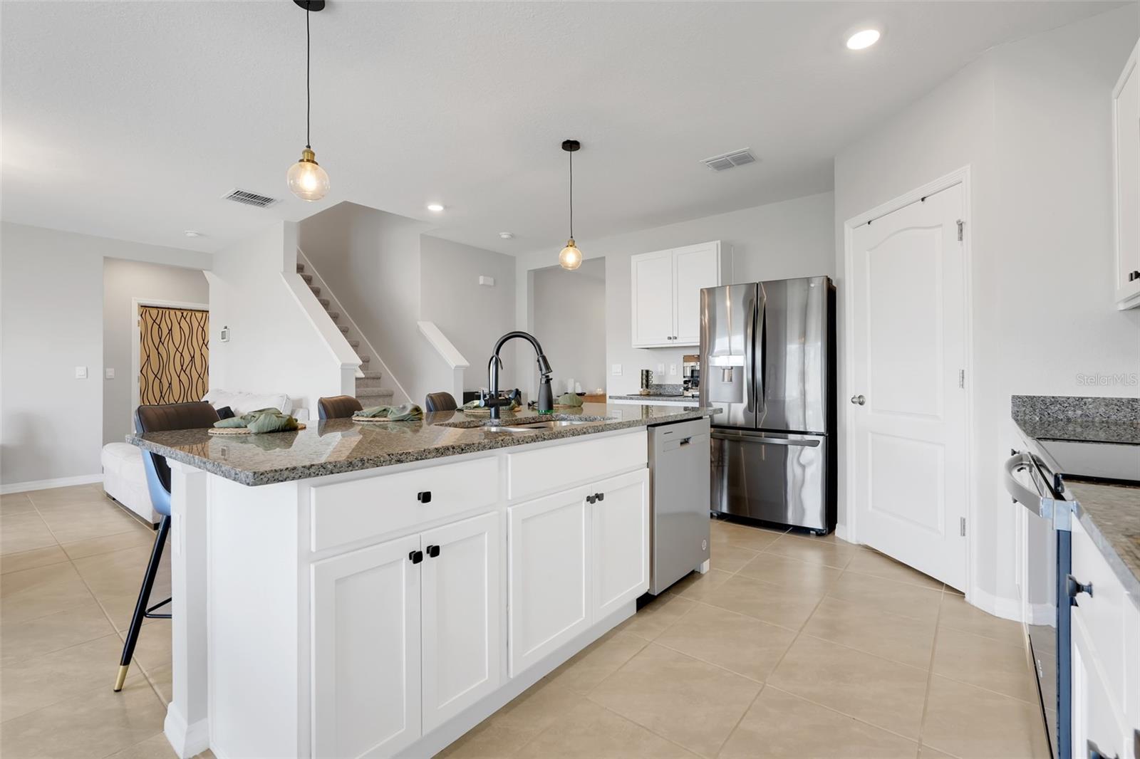 Image 11 of 35 For 4364 Deleon Street