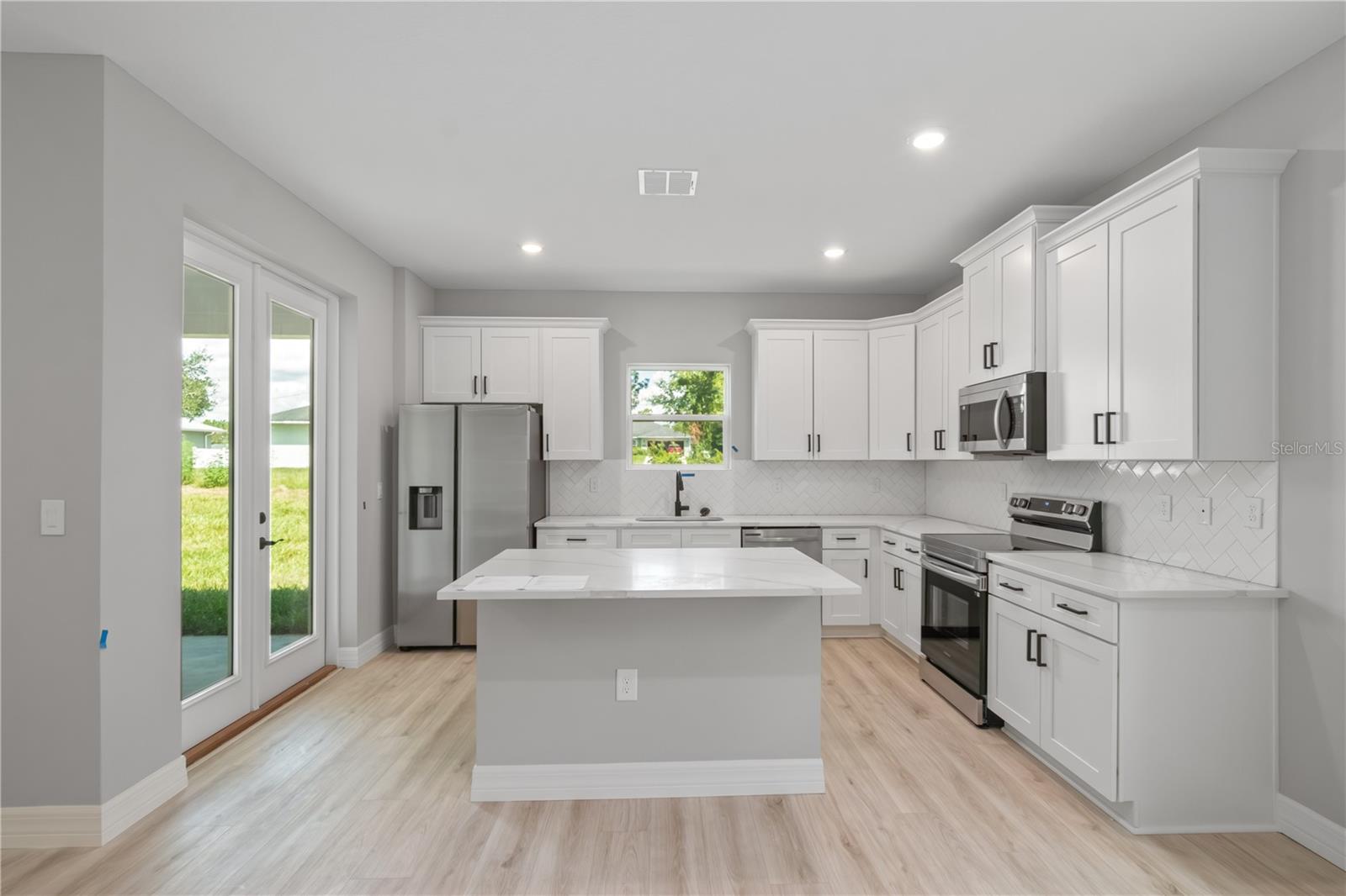 Listing photo id 15 for 13344 75th Court