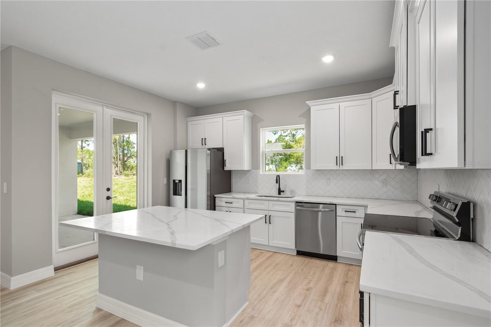 Listing photo id 16 for 13344 75th Court