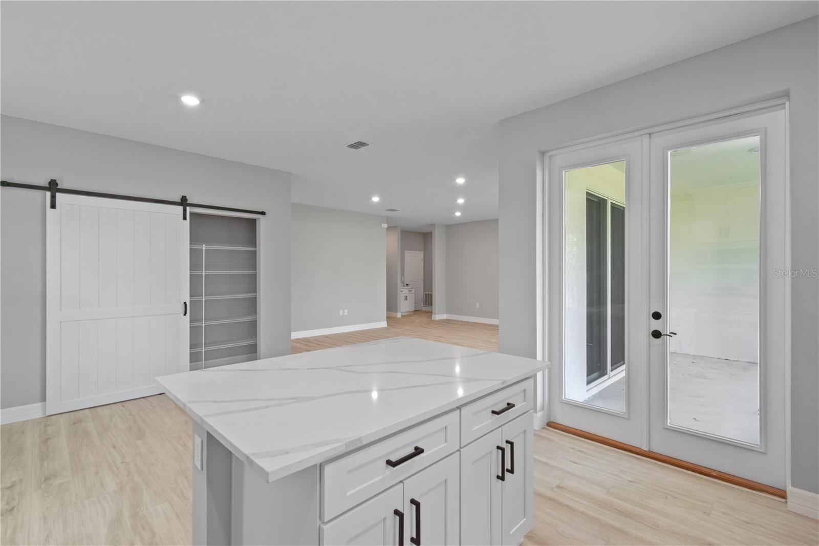 Listing photo id 19 for 13344 75th Court