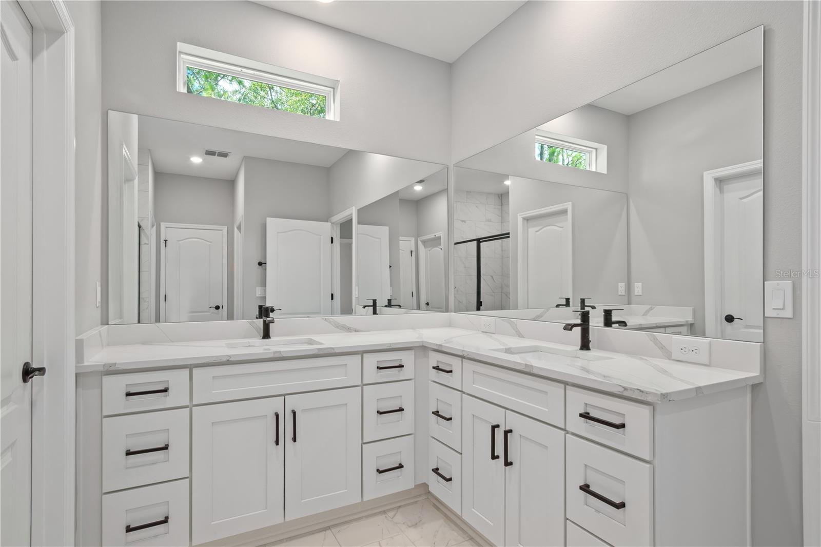 Listing photo id 23 for 13344 75th Court