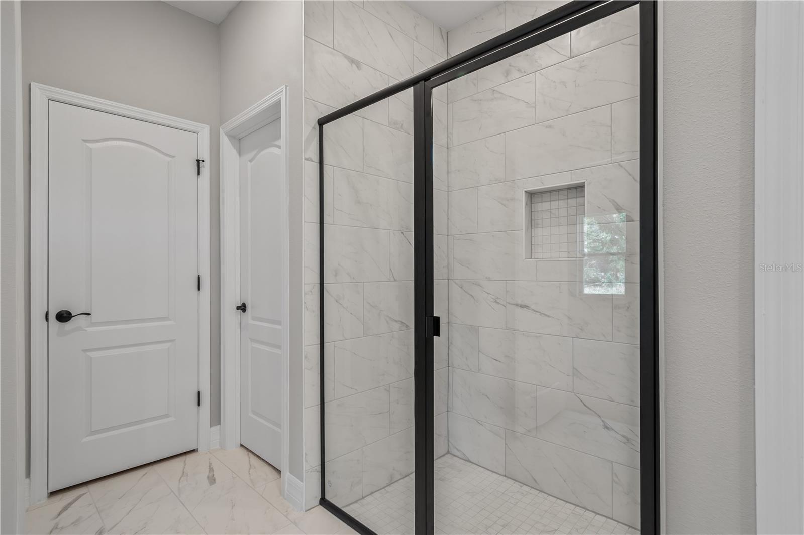 Listing photo id 25 for 13344 75th Court
