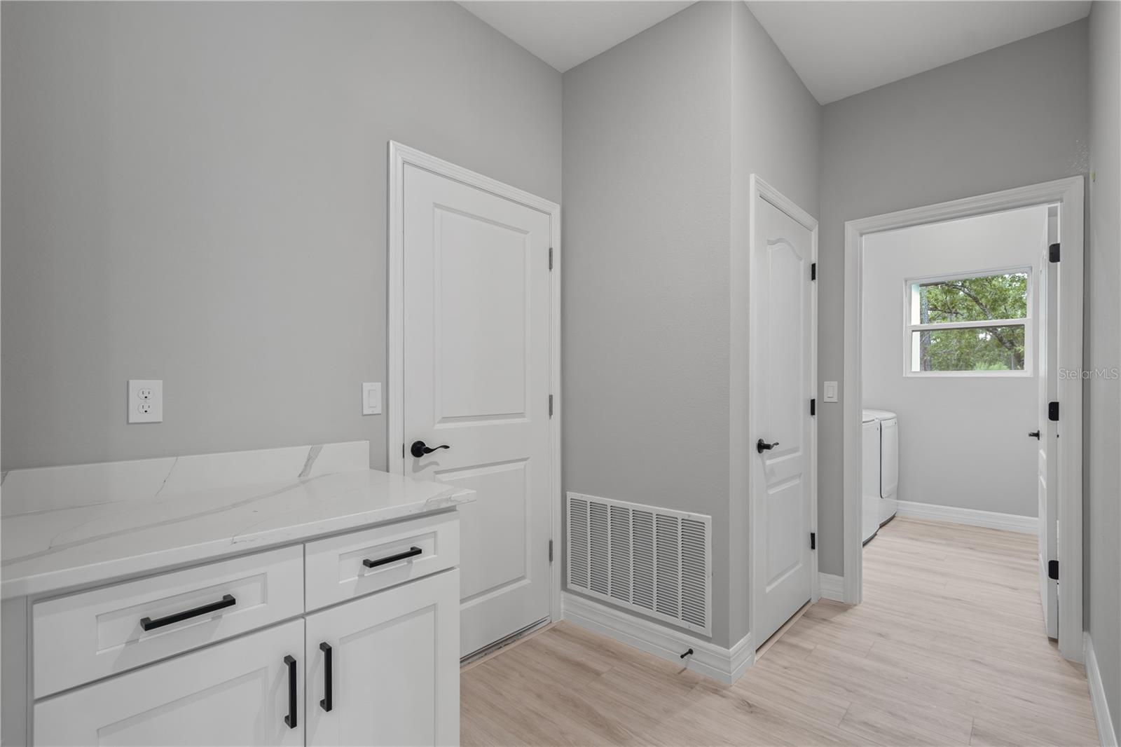 Listing photo id 40 for 13344 75th Court