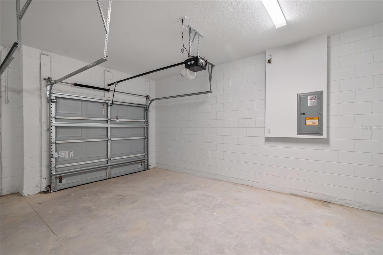 Listing photo id 43 for 13344 75th Court