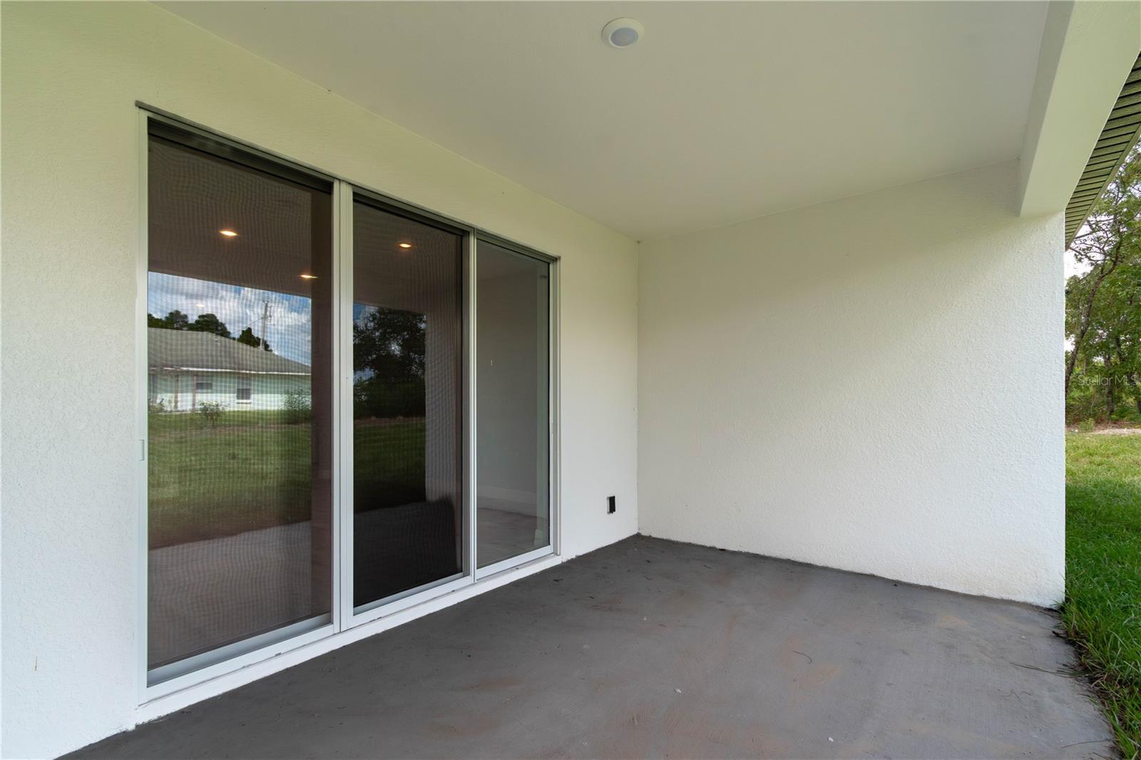 Listing photo id 46 for 13344 75th Court