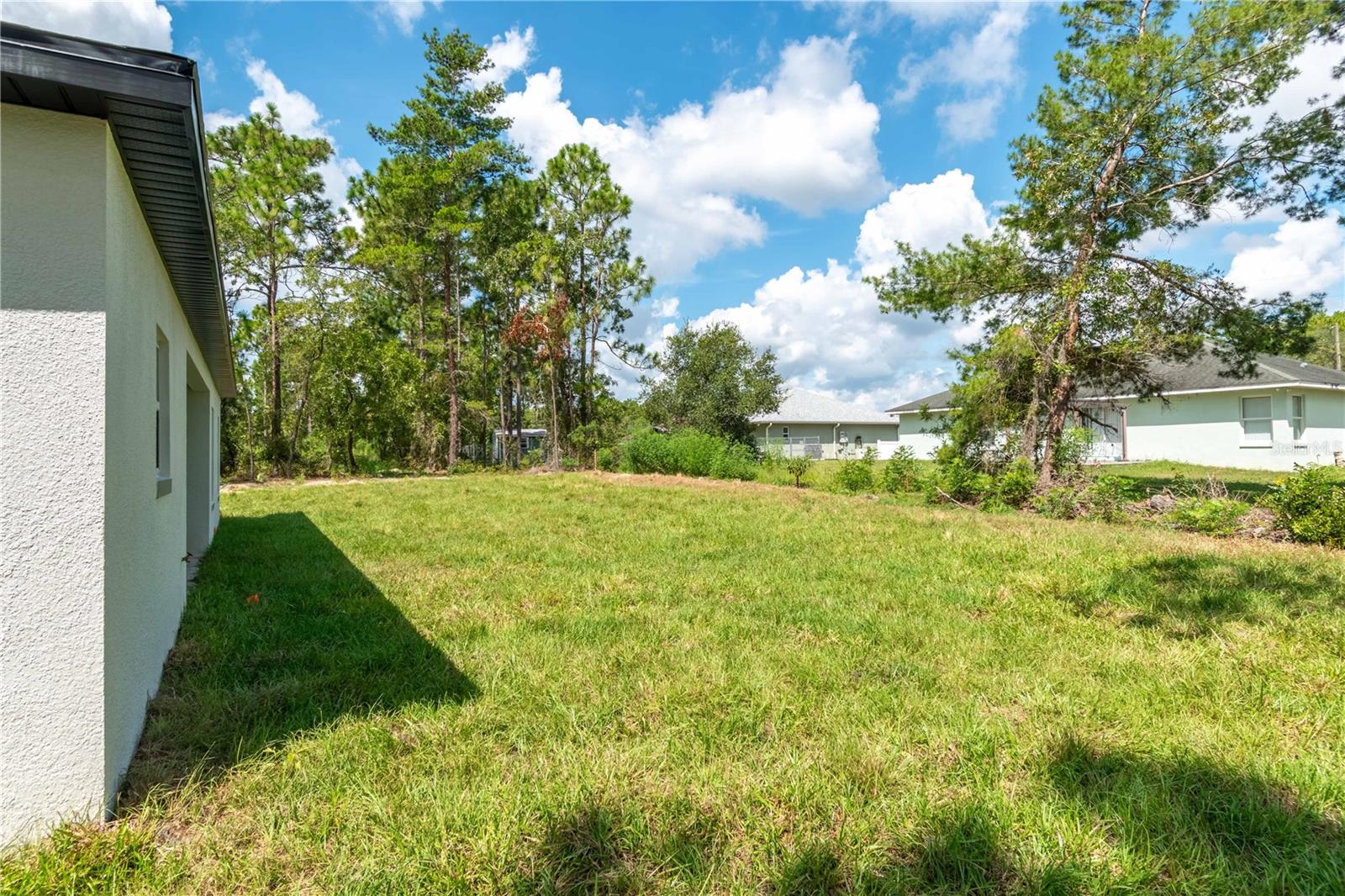 Listing photo id 51 for 13344 75th Court