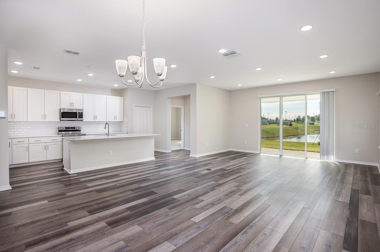 Image 23 of 40 For 8 Bud Hollow Drive