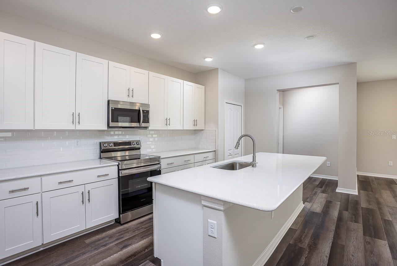 Image 25 of 40 For 8 Bud Hollow Drive