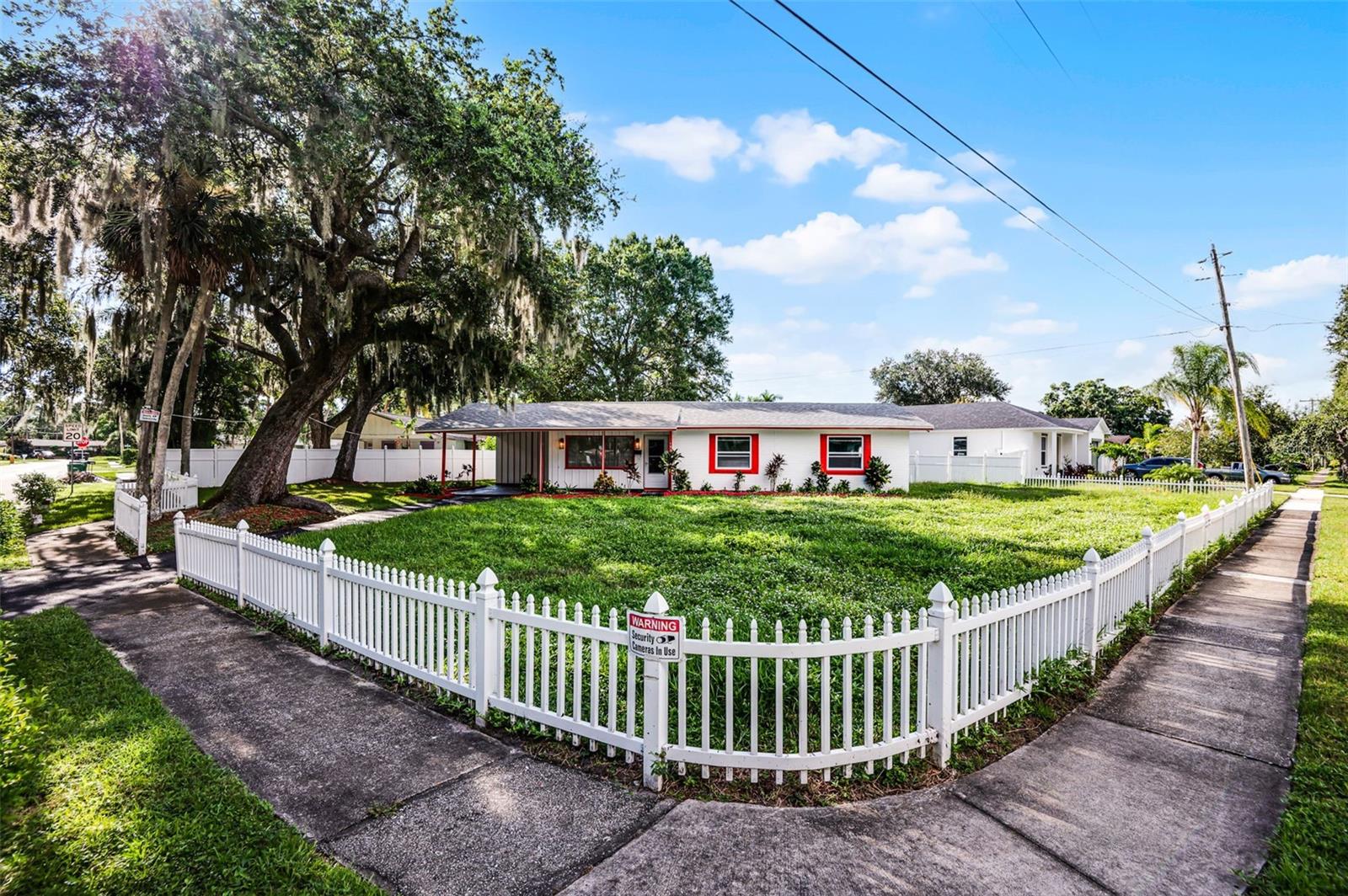 Image 4 of 21 For 1317 Moss Lane