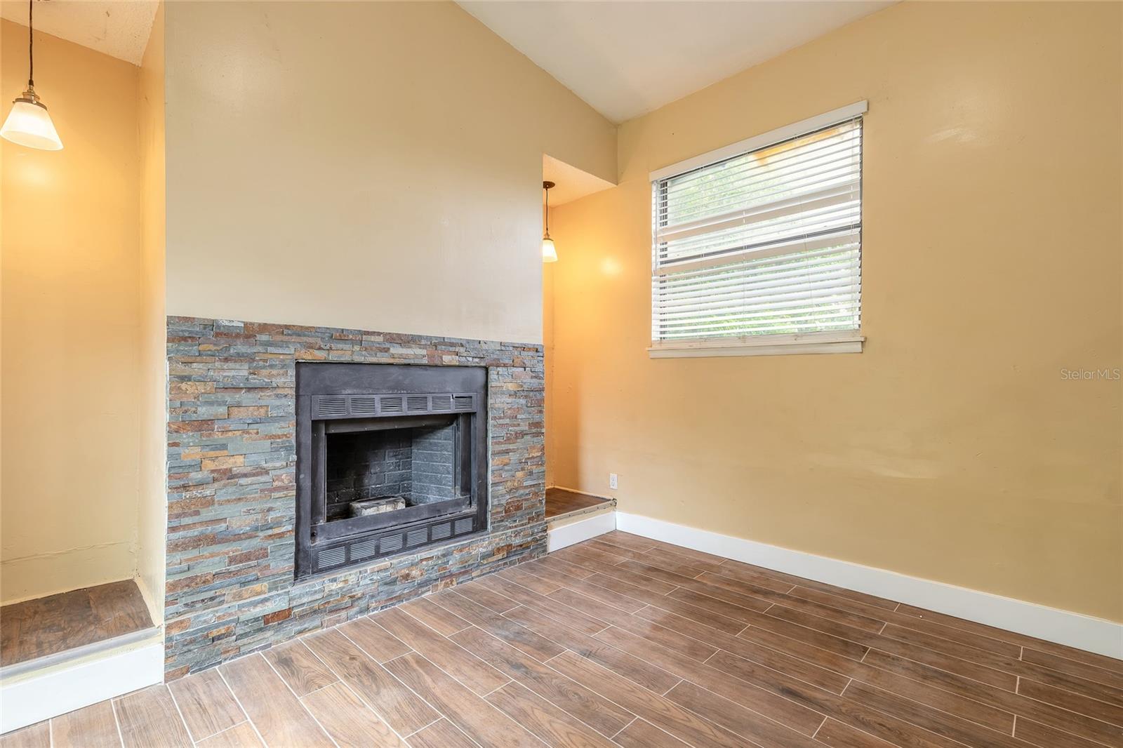 Image 13 of 37 For 730 Flanders Avenue