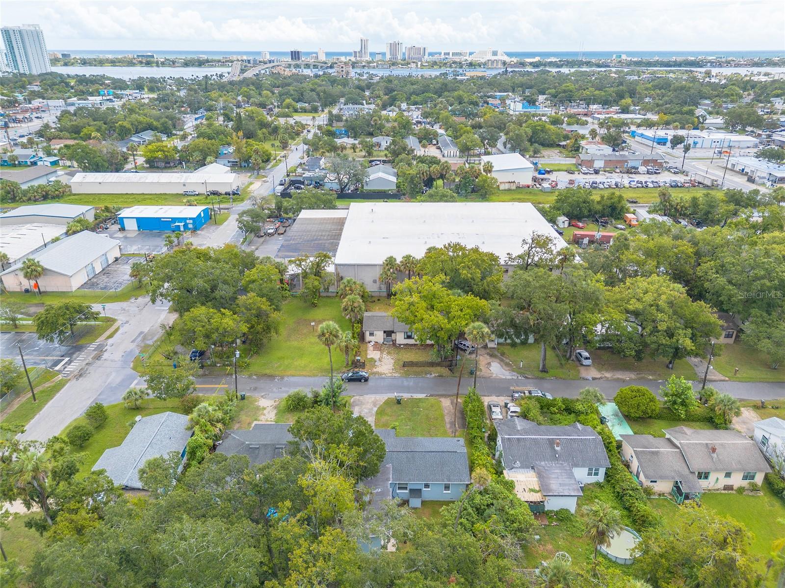Image 33 of 37 For 730 Flanders Avenue