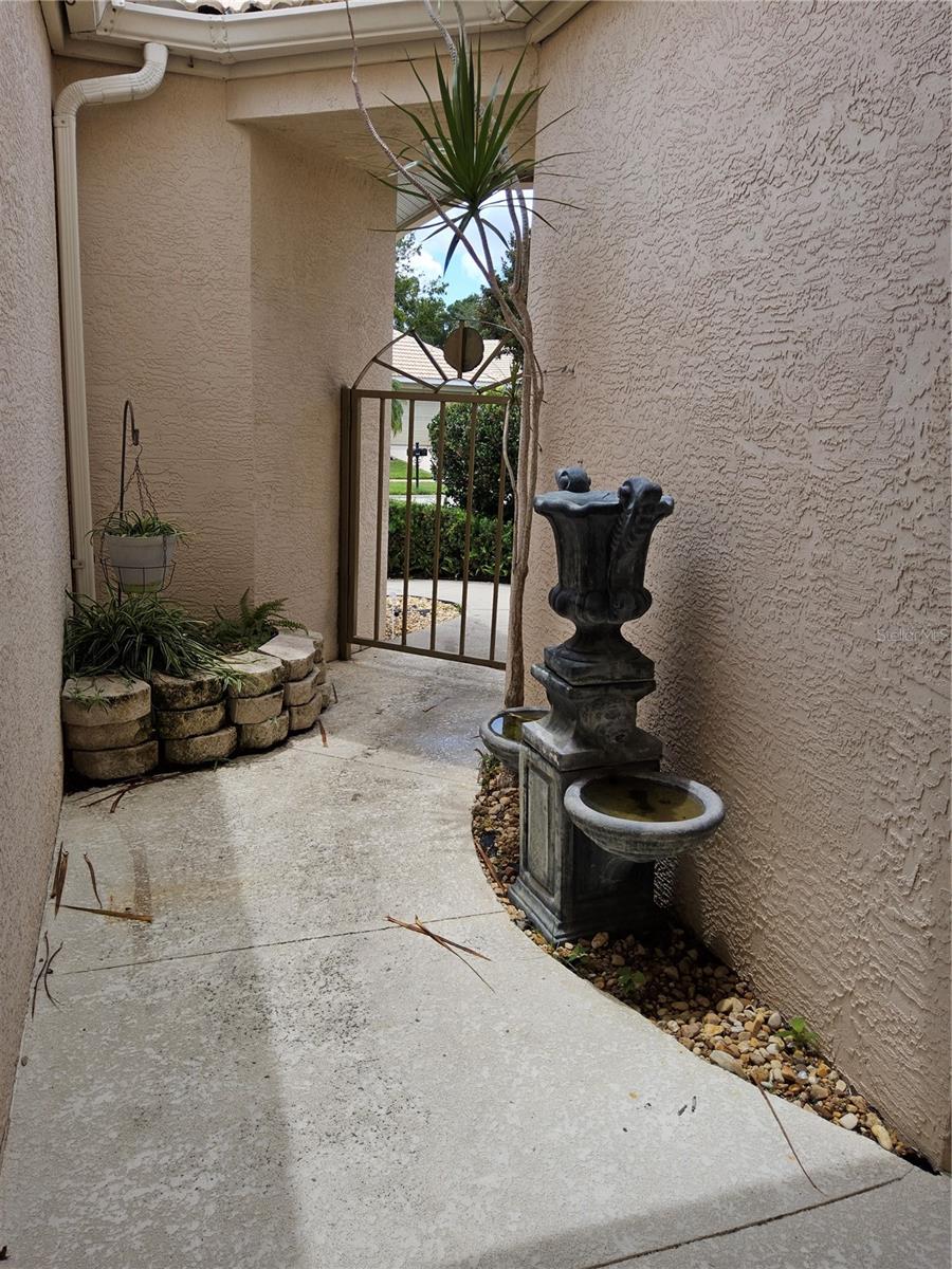 Image 5 of 28 For 8023 St. Andrews Way