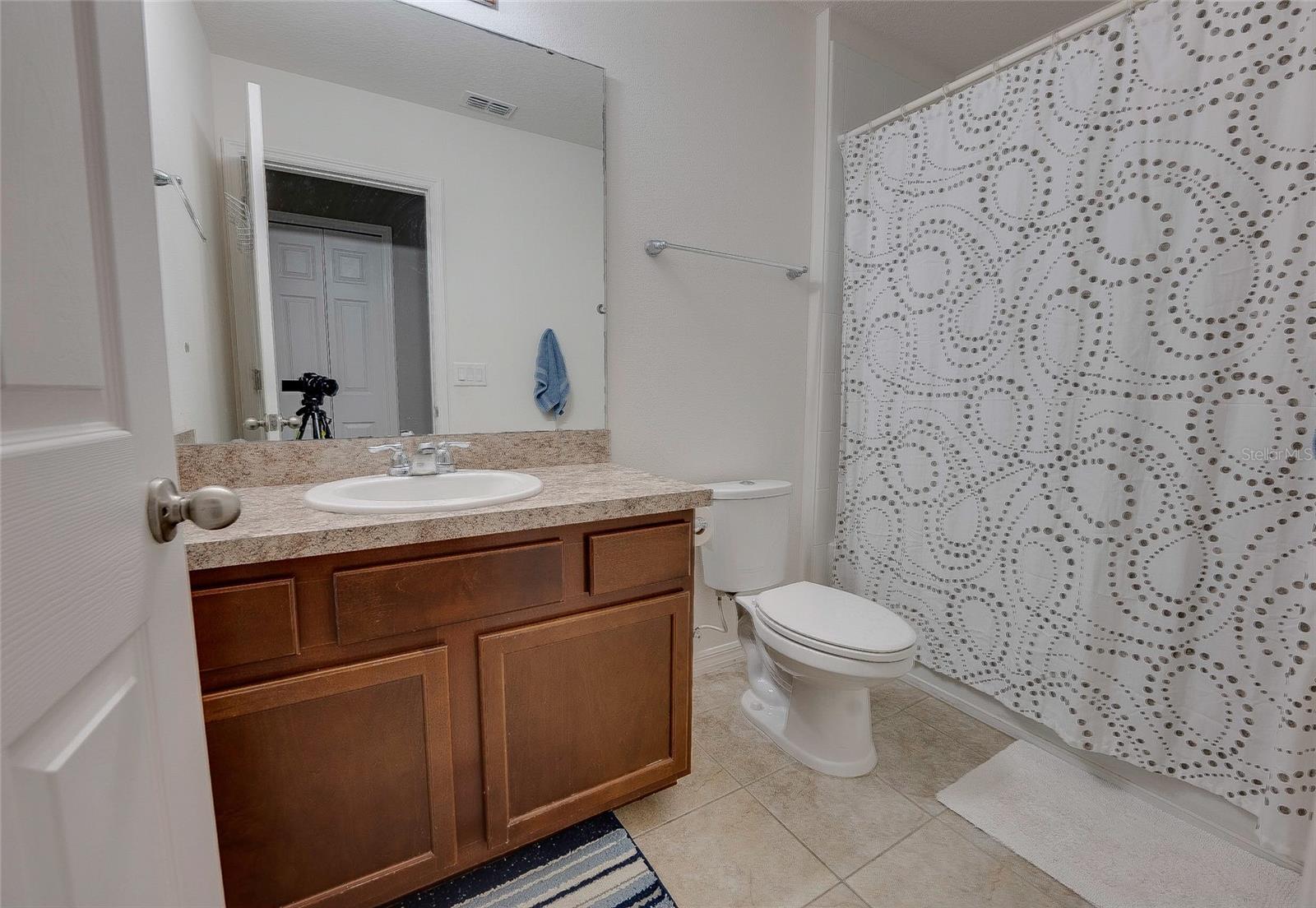 Image 24 of 31 For 5201 Villa Rosa Avenue